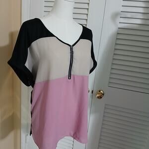 AUW short-sleeved blouse exposed zip-front accent pink/black/cream blocks